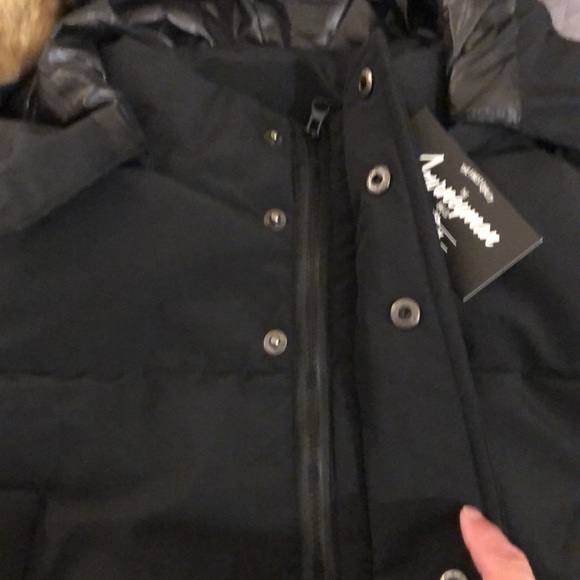 Black puffer long coat with faux fur hood size Large - Picture 4 of 16